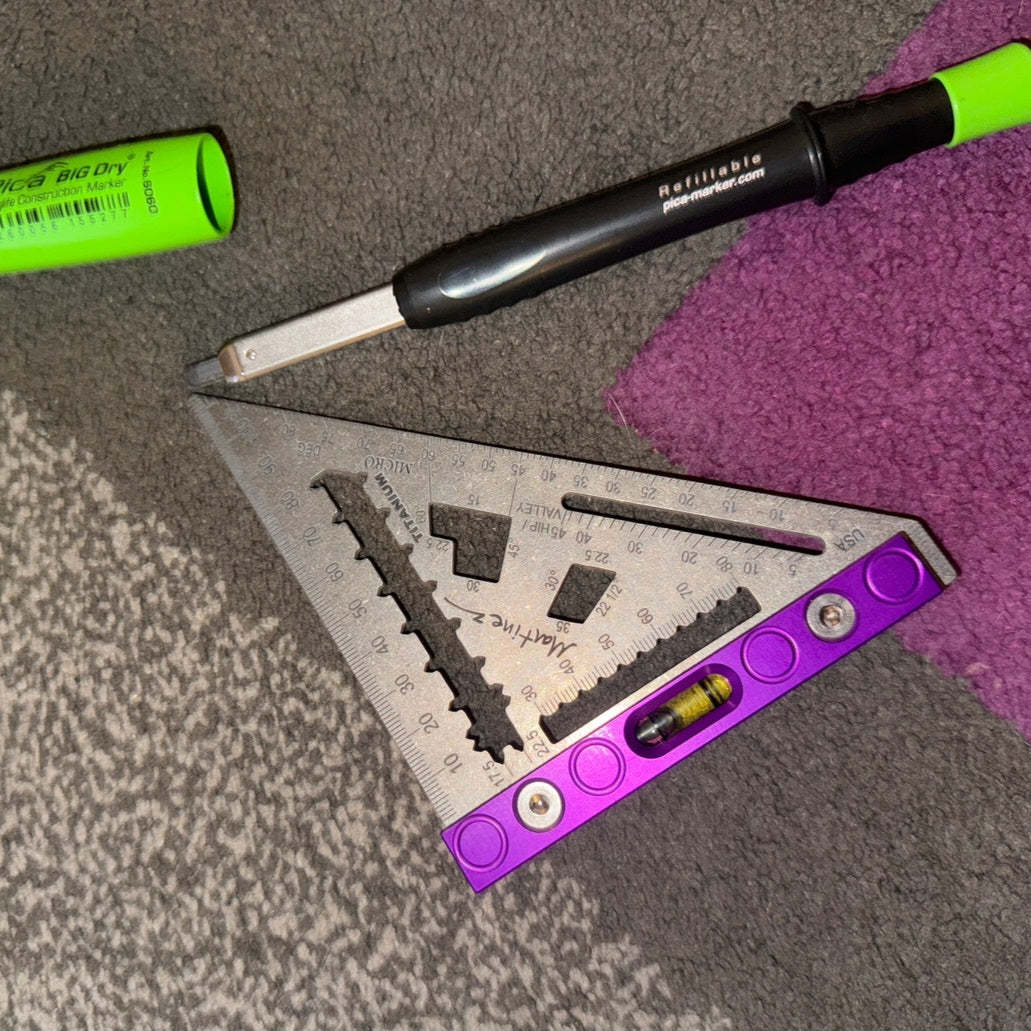 Martinez Tools | Titanium Micro Square with level vial - Metric